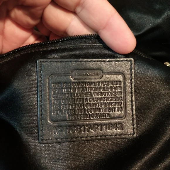 Coach 11842 Soho Black Buckle Flap Over Shoulder Bag. Excellent Cond. - Picture 16 of 16